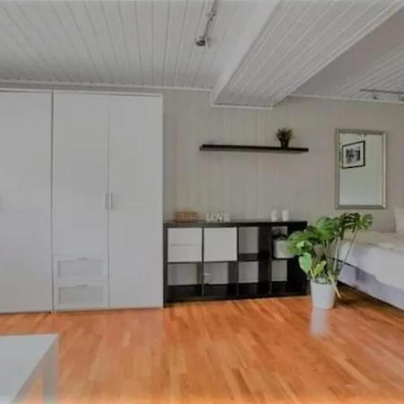 Nice Double Bed Room In Мосс Экстерьер фото